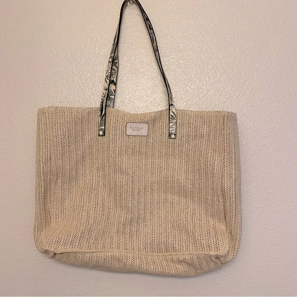 Victoria’s Secret woven basket boho tote beach bag paradise 2020 limited edition - Picture 2 of 10